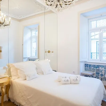 Baroque With Patio Portuguese Soul Bica Tram 4p Appartement *