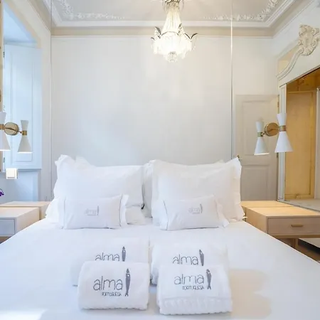 Apartment Baroque With Patio Portuguese Soul Bica Tram 4p *