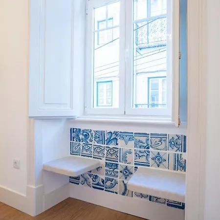 Baroque With Patio Portuguese Soul Bica Tram 4p