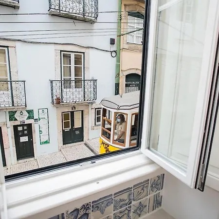 Daire Baroque With Patio Portuguese Soul Bica Tram 4p Lisboa